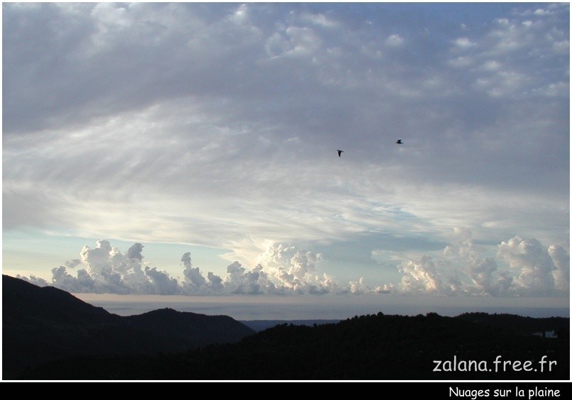Nuages sur la plaine